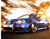 Mėlynas sportinis automobilis greičio viršijimas
